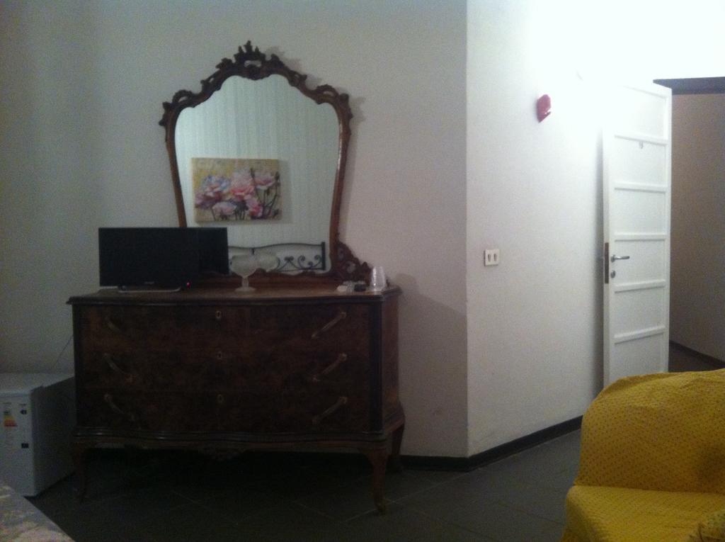 Hotel Pensione Moderna Бонассола Экстерьер фото